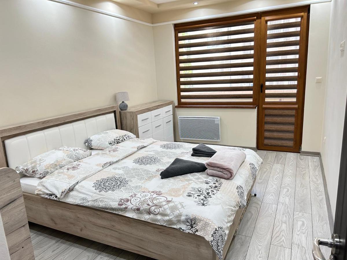 Apartament Deluxe Karina-Free Parking Burgas Bagian luar foto