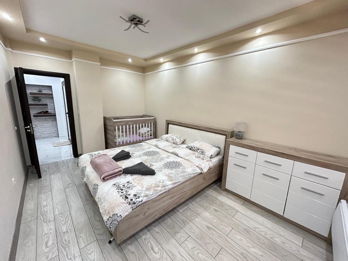 Apartament Deluxe Karina-Free Parking Burgas Bagian luar foto