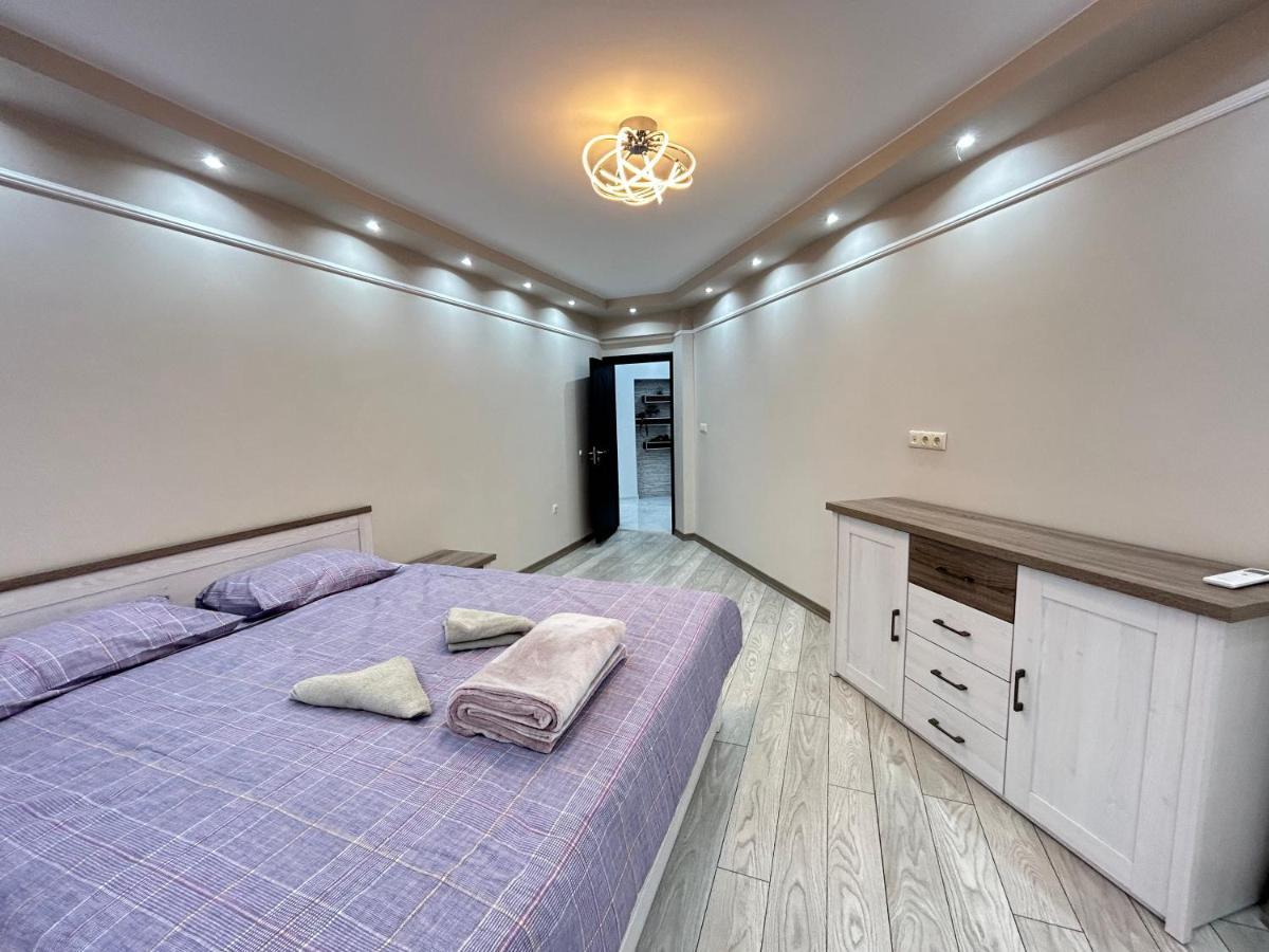 Apartament Deluxe Karina-Free Parking Burgas Bagian luar foto