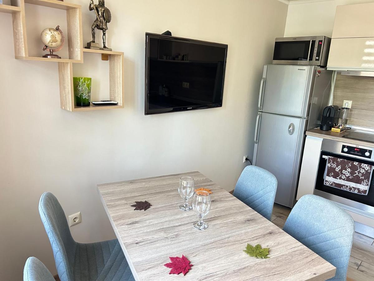 Apartament Deluxe Karina-Free Parking Burgas Bagian luar foto